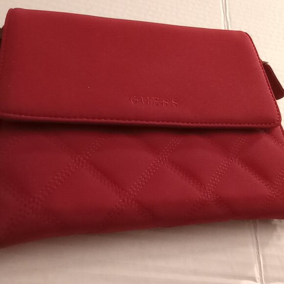 Guess Quilted Medium Clutch w/ Silver Chain - Picture 2 of 10